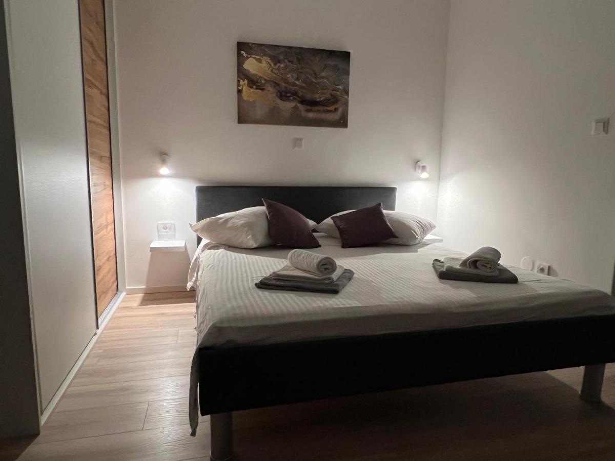Apartmani Ivelic Supetar Exterior foto