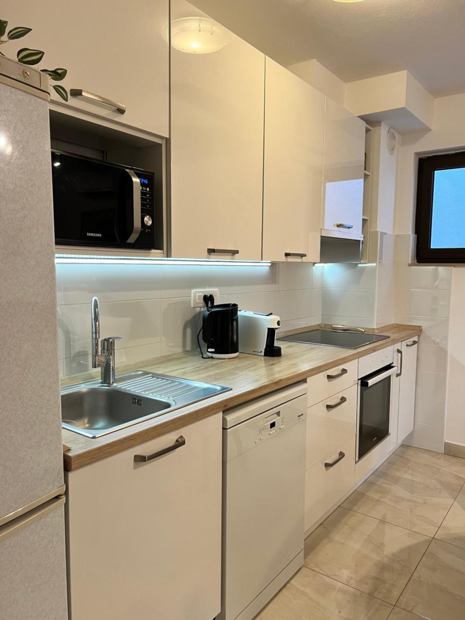 Apartmani Ivelic Supetar Exterior foto